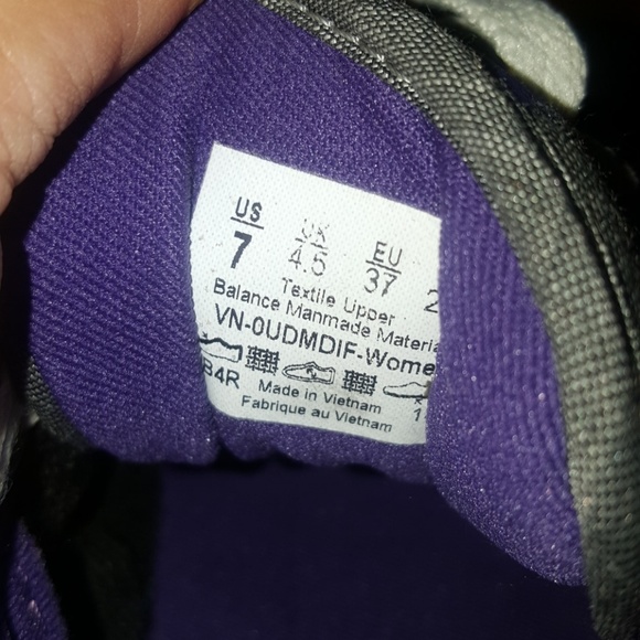 Cute vans denim like material - Picture 3 of 3